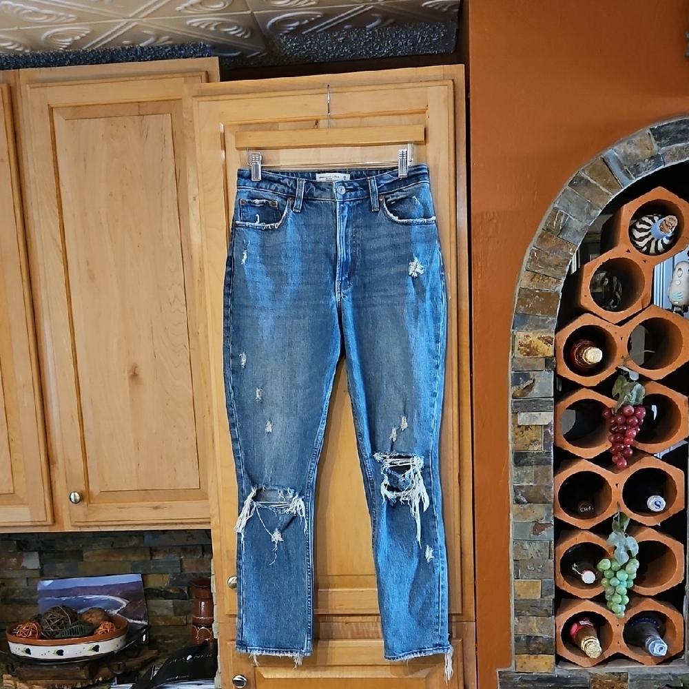 Abercrombie & Fitch The Mom High Rise Jeans Curve Love Straight Leg Distressed